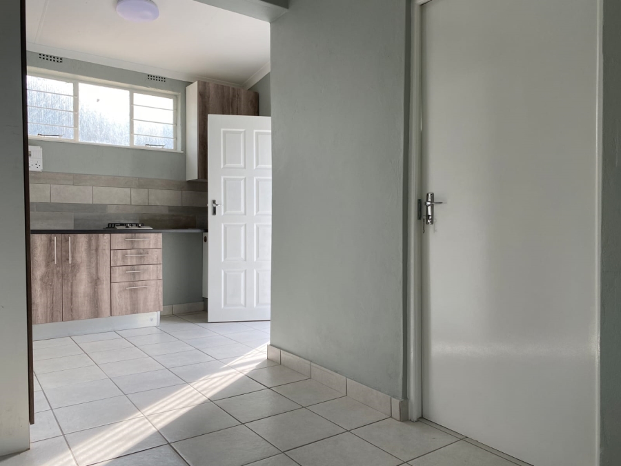 9 Bedroom Property for Sale in Linden Gauteng