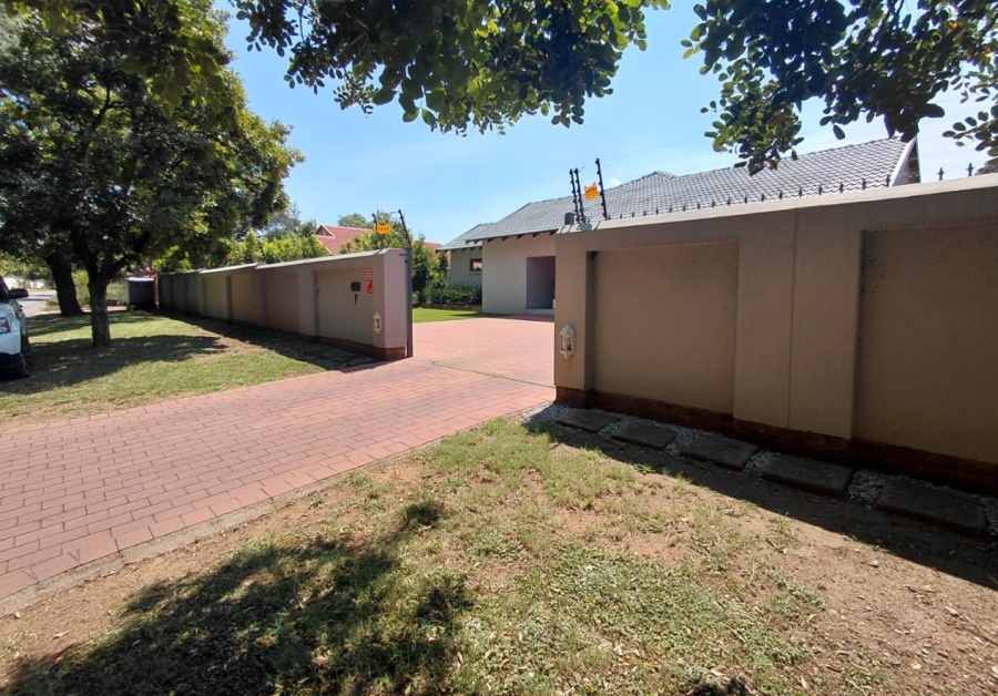 3 Bedroom Property for Sale in Brackenhurst Gauteng