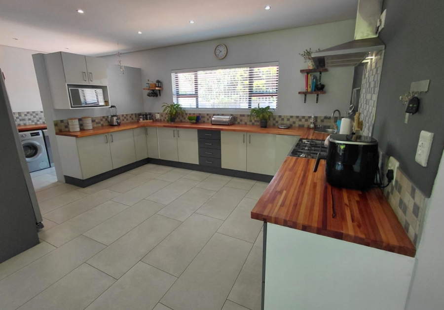 3 Bedroom Property for Sale in Brackenhurst Gauteng