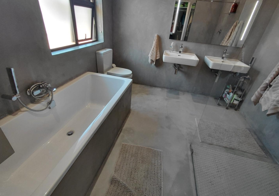 3 Bedroom Property for Sale in Brackenhurst Gauteng