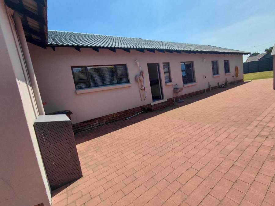 3 Bedroom Property for Sale in Brackenhurst Gauteng