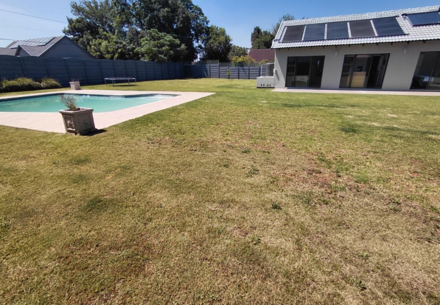 3 Bedroom Property for Sale in Brackenhurst Gauteng