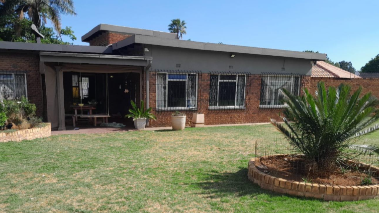 3 Bedroom Property for Sale in Brackenhurst Gauteng