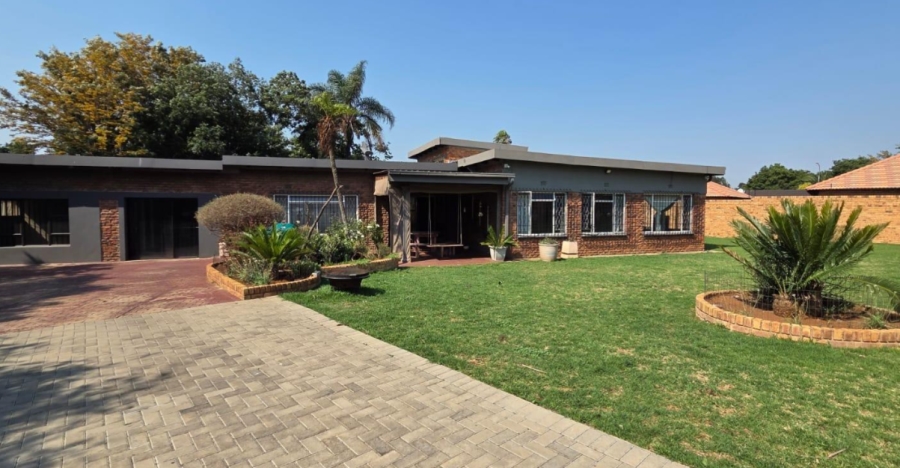 3 Bedroom Property for Sale in Brackenhurst Gauteng
