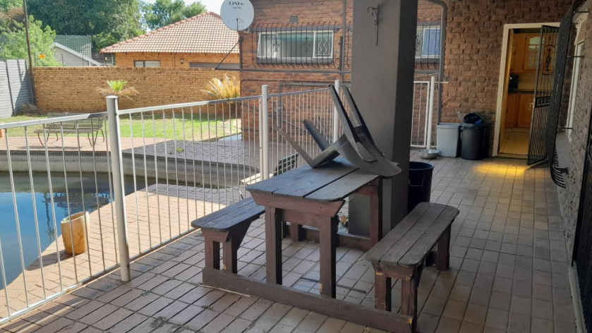 3 Bedroom Property for Sale in Brackenhurst Gauteng