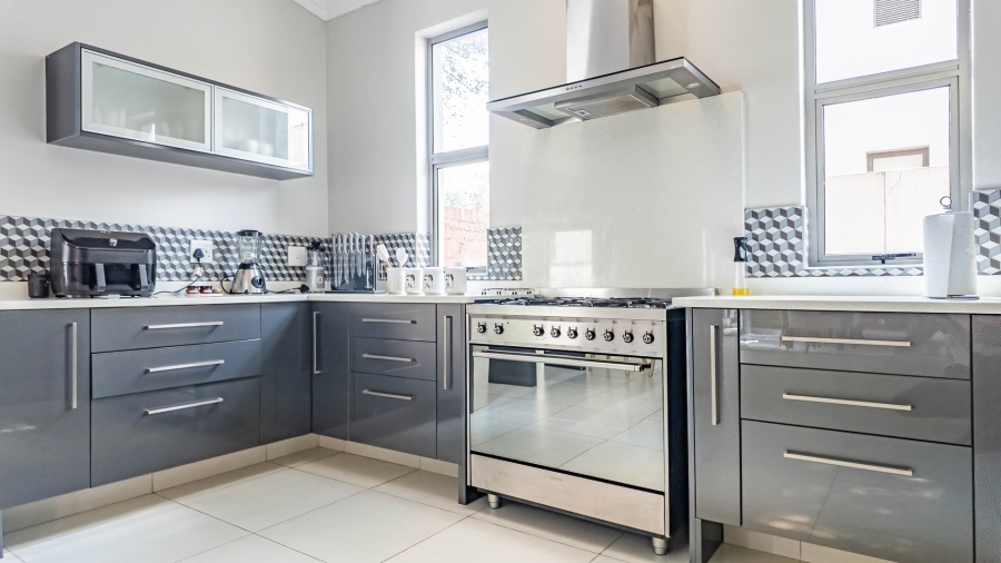 4 Bedroom Property for Sale in Southdowns Estate Gauteng