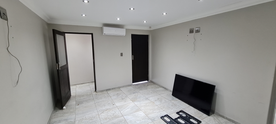 To Let commercial Property for Rent in Eldoraigne Gauteng