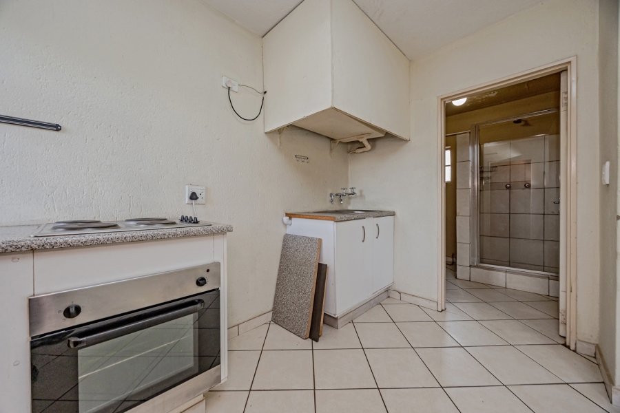 1 Bedroom Property for Sale in Randfontein Central Gauteng