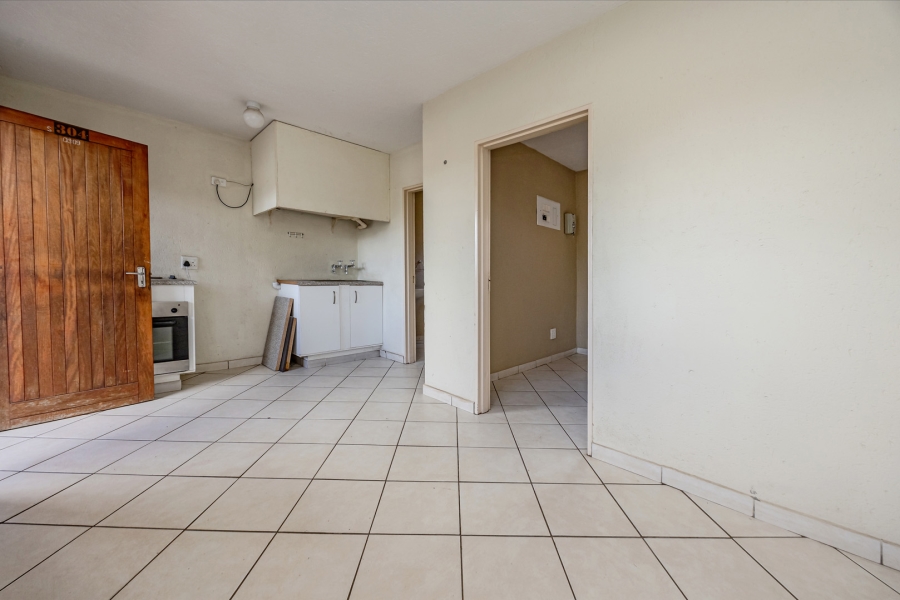 1 Bedroom Property for Sale in Randfontein Central Gauteng