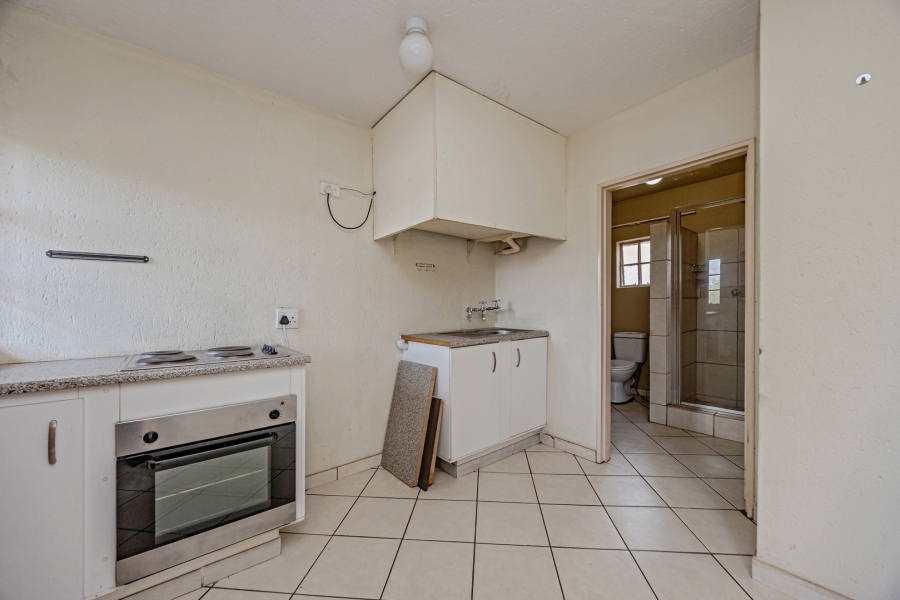 1 Bedroom Property for Sale in Randfontein Central Gauteng