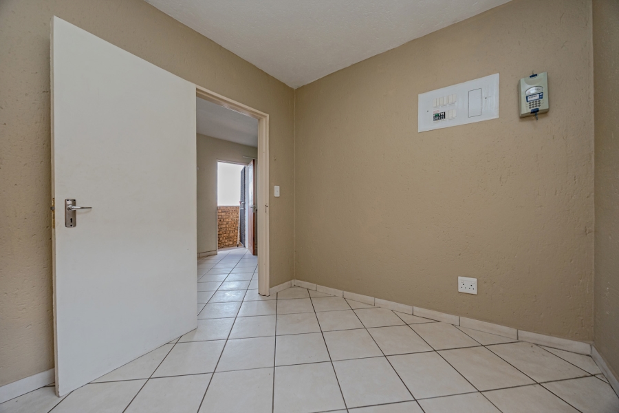 1 Bedroom Property for Sale in Randfontein Central Gauteng