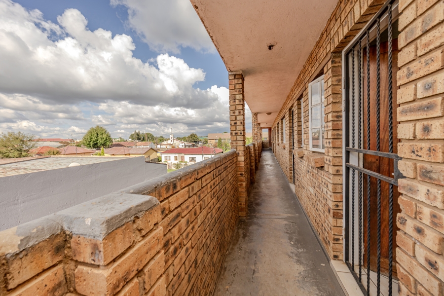 1 Bedroom Property for Sale in Randfontein Central Gauteng