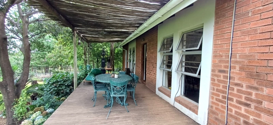 5 Bedroom Property for Sale in Bashewa A H Gauteng