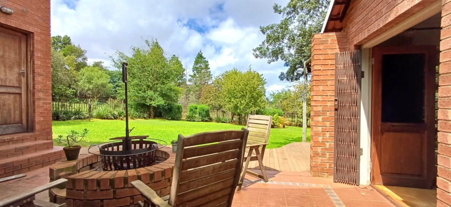 5 Bedroom Property for Sale in Bashewa A H Gauteng