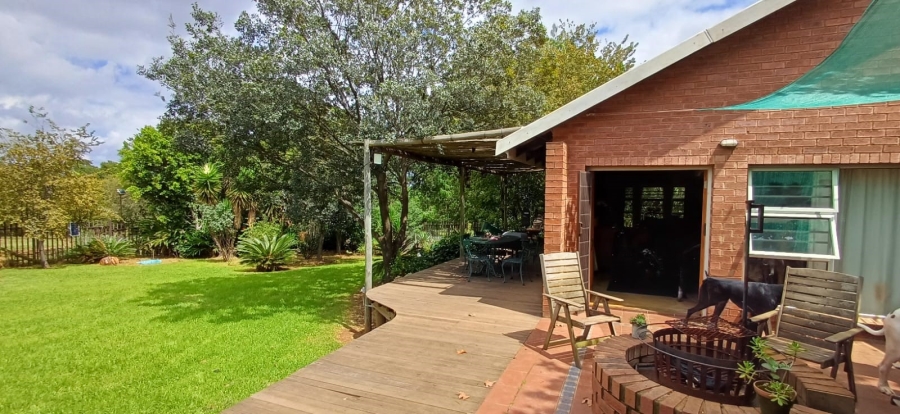 5 Bedroom Property for Sale in Bashewa A H Gauteng