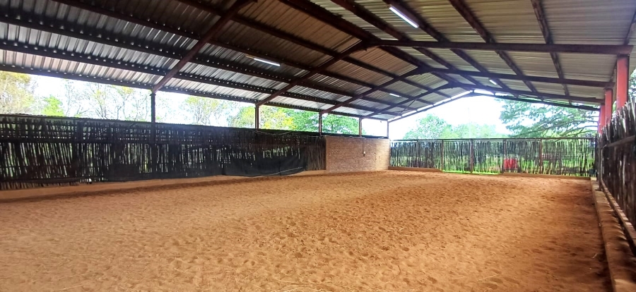 5 Bedroom Property for Sale in Bashewa A H Gauteng