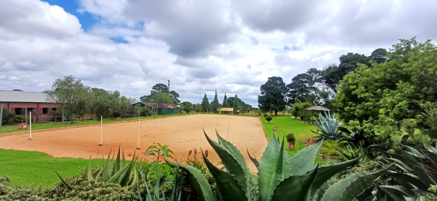 5 Bedroom Property for Sale in Bashewa A H Gauteng