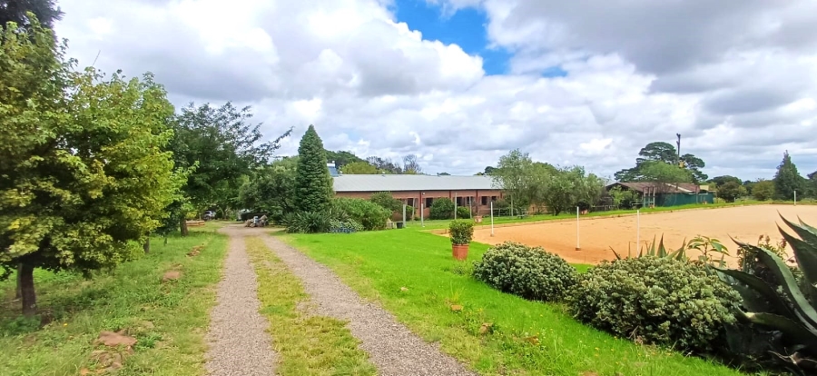 5 Bedroom Property for Sale in Bashewa A H Gauteng