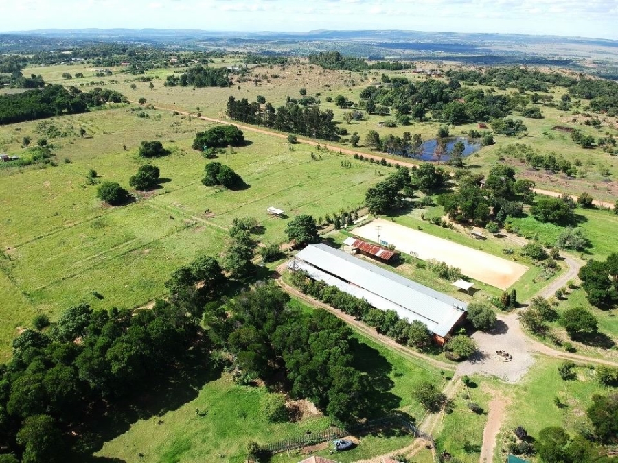 5 Bedroom Property for Sale in Bashewa A H Gauteng