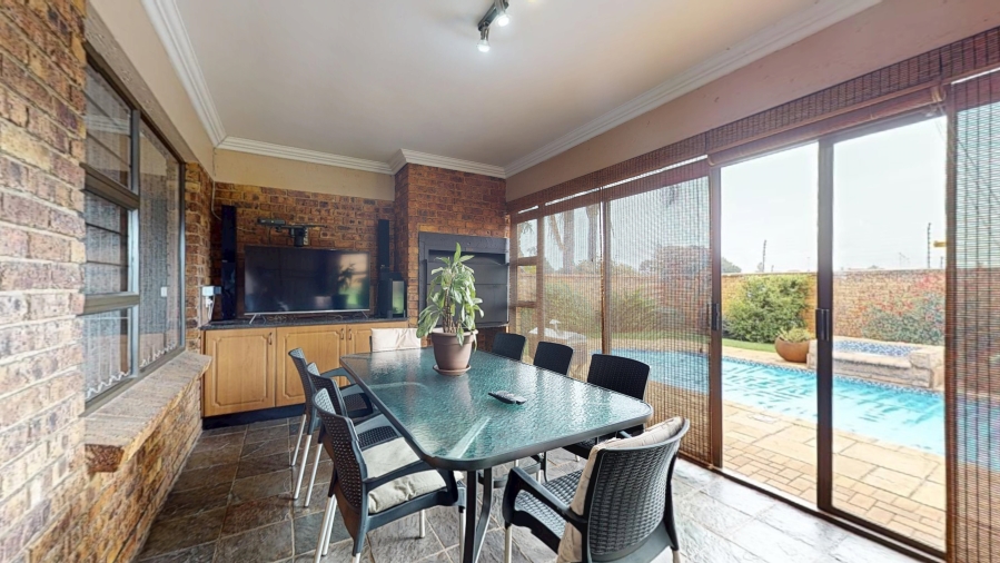 3 Bedroom Property for Sale in Dayanglen Gauteng