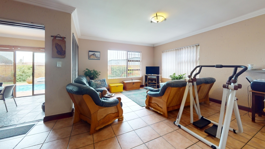 3 Bedroom Property for Sale in Dayanglen Gauteng