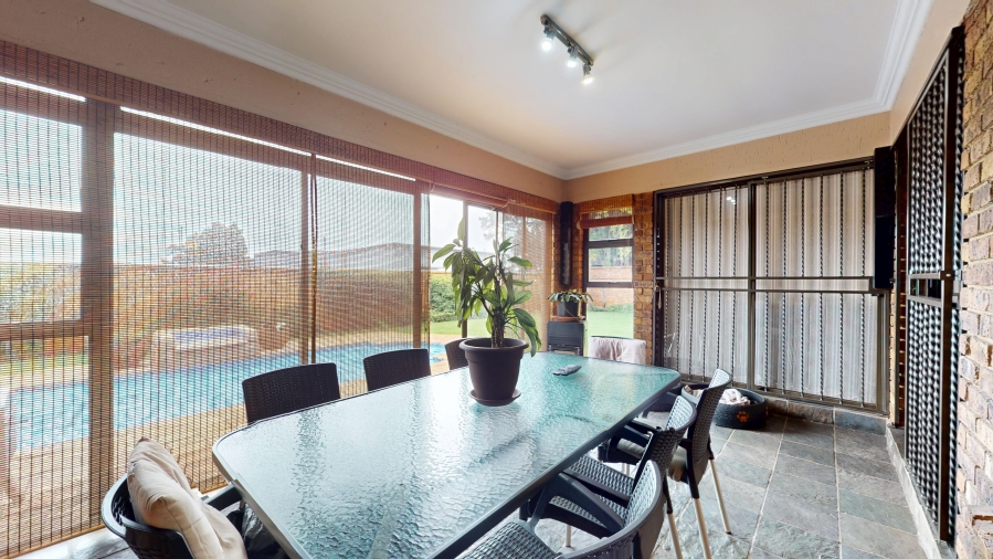 3 Bedroom Property for Sale in Dayanglen Gauteng