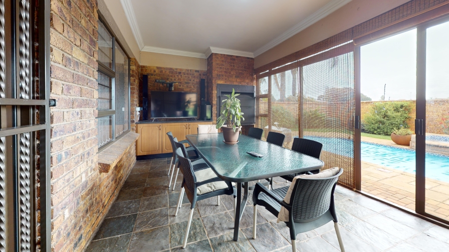 3 Bedroom Property for Sale in Dayanglen Gauteng