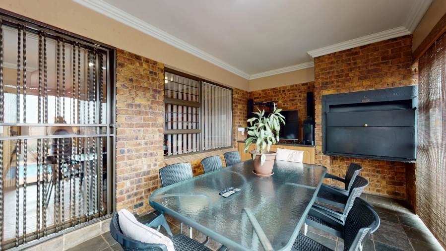 3 Bedroom Property for Sale in Dayanglen Gauteng