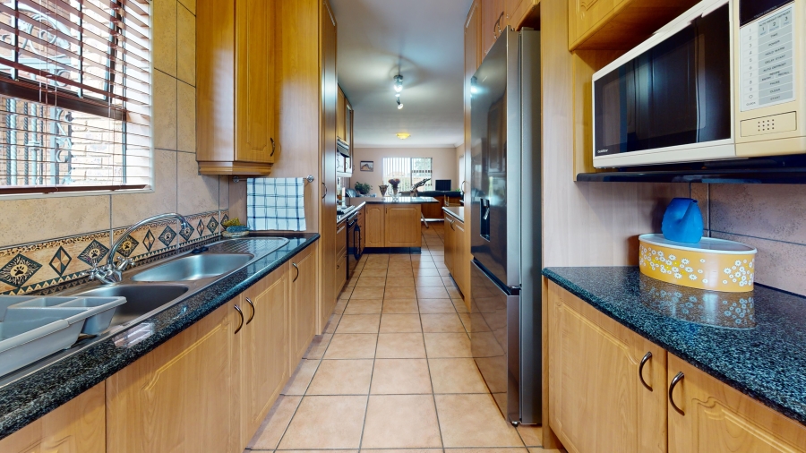 3 Bedroom Property for Sale in Dayanglen Gauteng