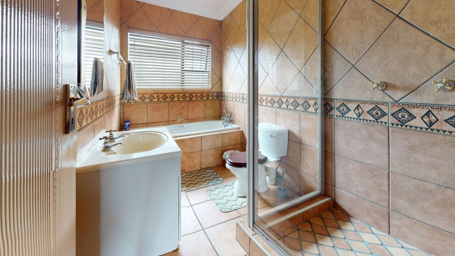 3 Bedroom Property for Sale in Dayanglen Gauteng