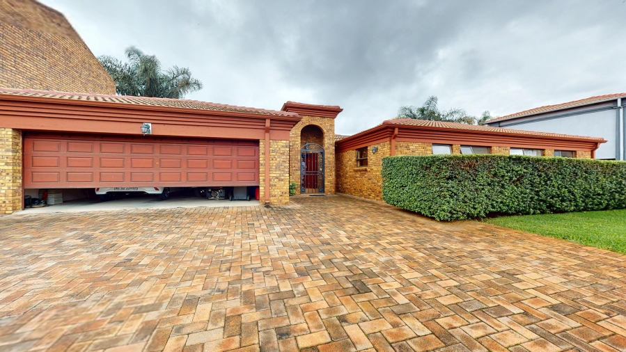 3 Bedroom Property for Sale in Dayanglen Gauteng