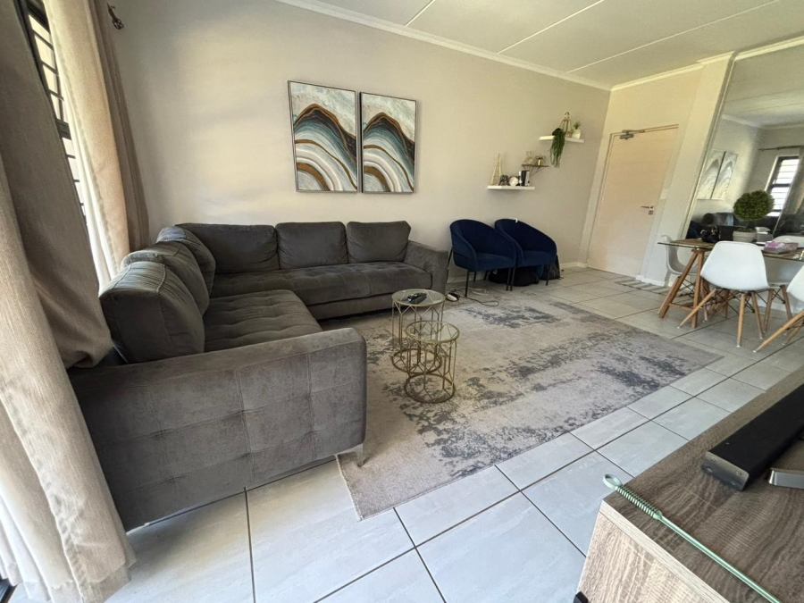 To Let 3 Bedroom Property for Rent in Waterfall Gauteng