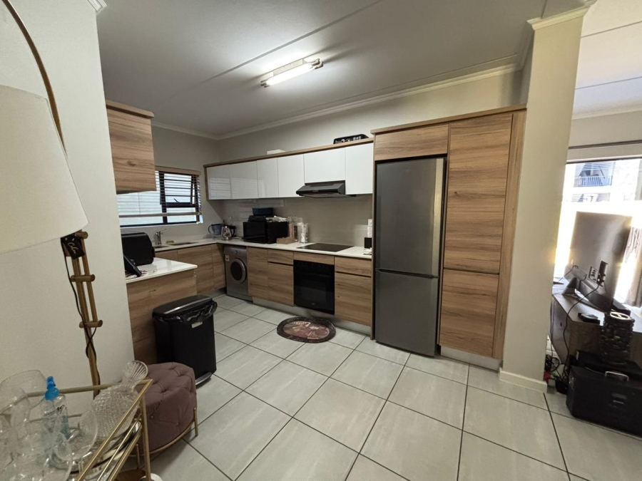 To Let 3 Bedroom Property for Rent in Waterfall Gauteng