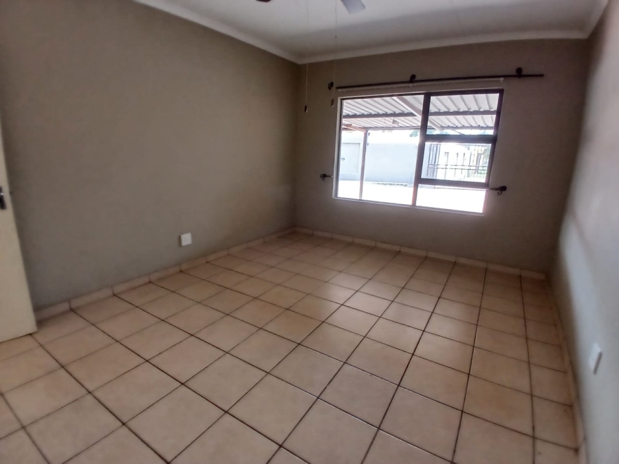 6 Bedroom Property for Sale in Selcourt Gauteng