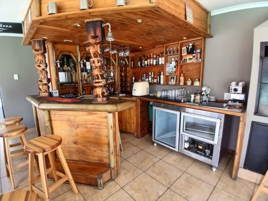 6 Bedroom Property for Sale in Selcourt Gauteng