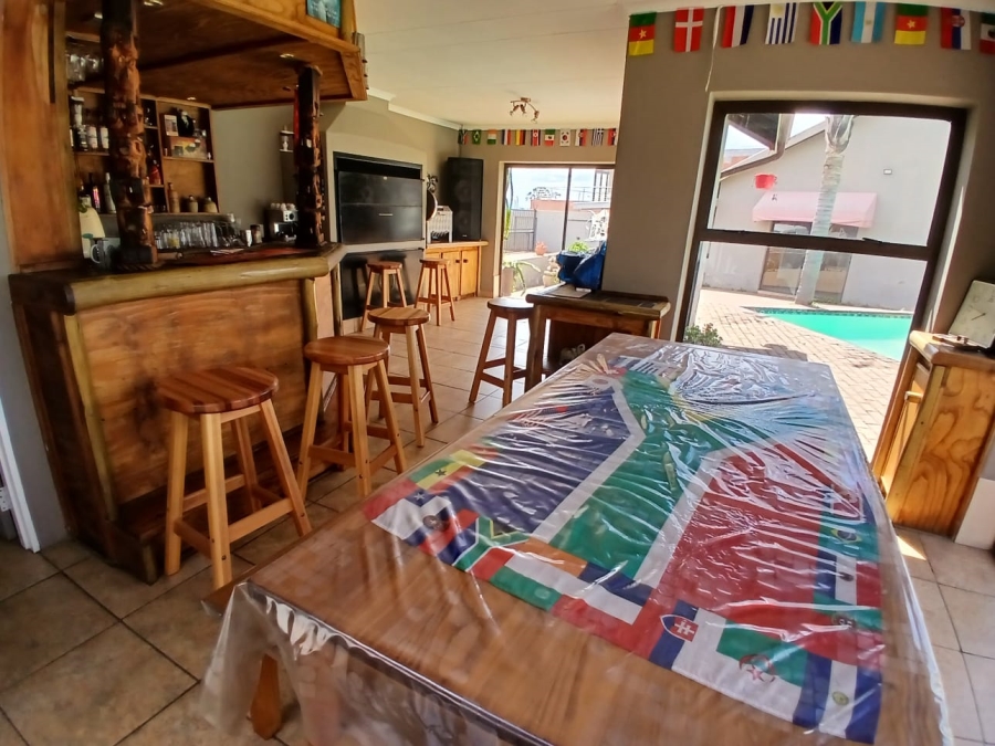 6 Bedroom Property for Sale in Selcourt Gauteng