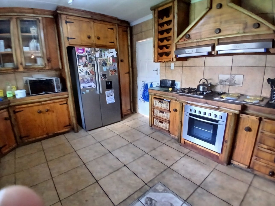 6 Bedroom Property for Sale in Selcourt Gauteng