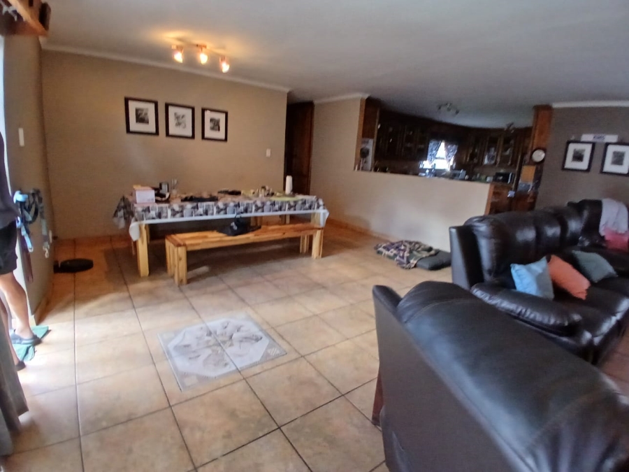 6 Bedroom Property for Sale in Selcourt Gauteng