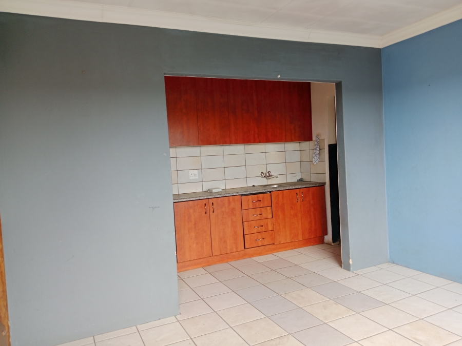 1 Bedroom Property for Sale in Vosloorus Ext 16 Gauteng
