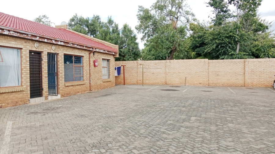 1 Bedroom Property for Sale in Vosloorus Ext 16 Gauteng