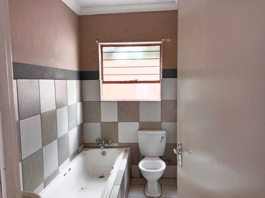 1 Bedroom Property for Sale in Vosloorus Ext 16 Gauteng