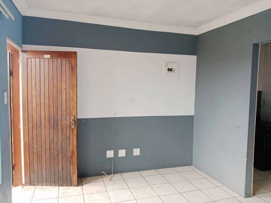 1 Bedroom Property for Sale in Vosloorus Ext 16 Gauteng
