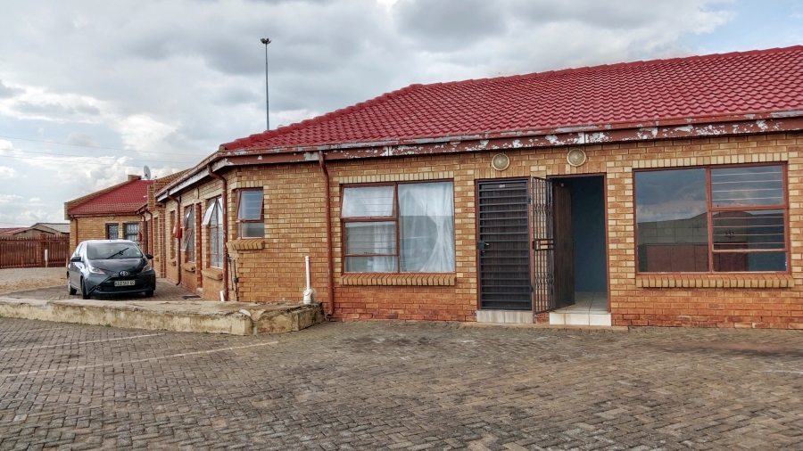 1 Bedroom Property for Sale in Vosloorus Ext 16 Gauteng
