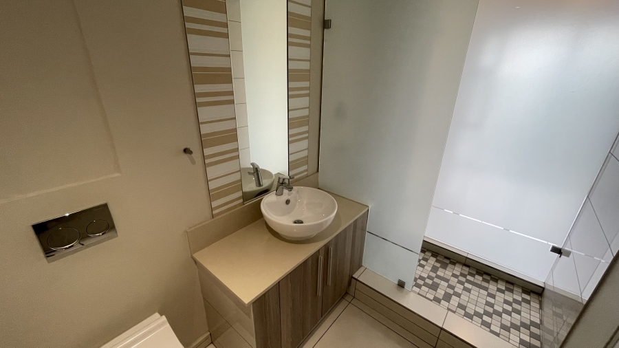 To Let 2 Bedroom Property for Rent in Rosebank Gauteng