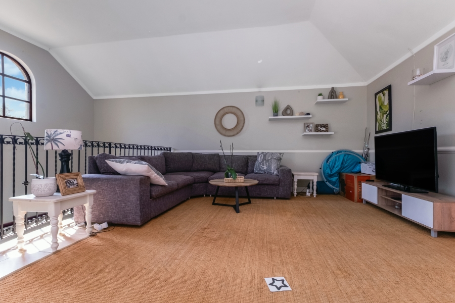 To Let 3 Bedroom Property for Rent in Lonehill Gauteng