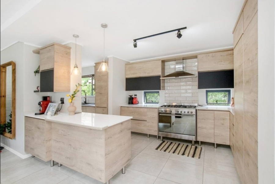 3 Bedroom Property for Sale in Amorosa Gauteng