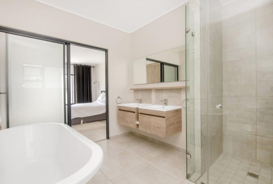 3 Bedroom Property for Sale in Amorosa Gauteng