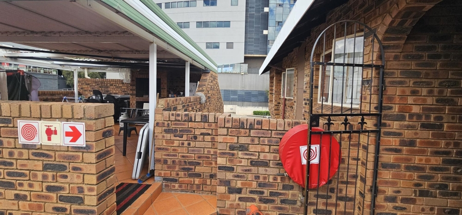 2 Bedroom Property for Sale in Garsfontein Gauteng