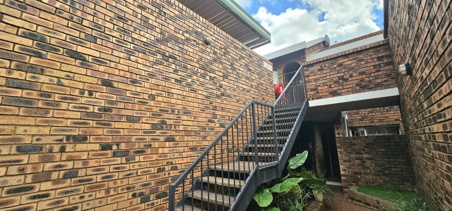 2 Bedroom Property for Sale in Garsfontein Gauteng