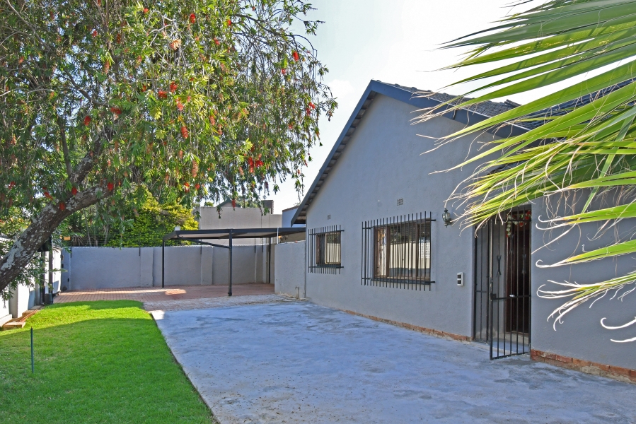 3 Bedroom Property for Sale in Berario Gauteng